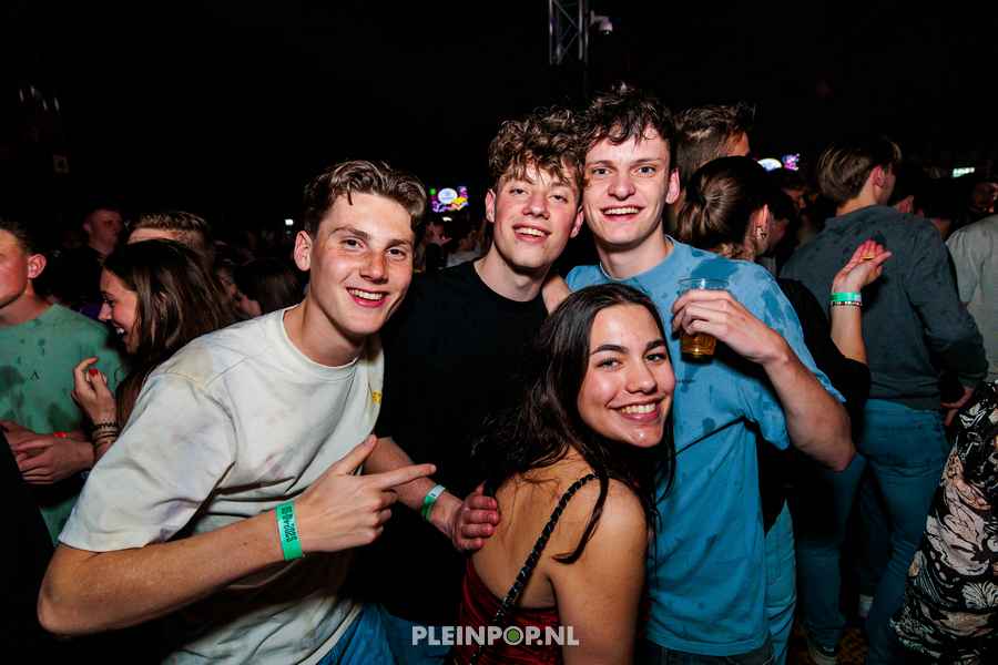 Publiek Bewerkt    (79)